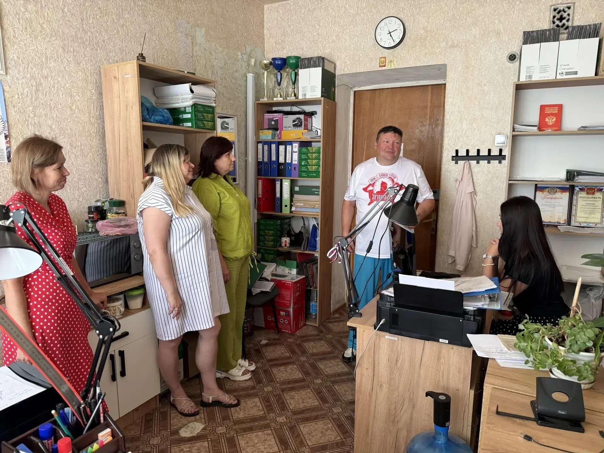 24 июля Алексей Ромашов, член Общественного совета провел встречу с трудовым коллективом Сектора по физической культуре, спорту и туризму администрации городского округа Торез..